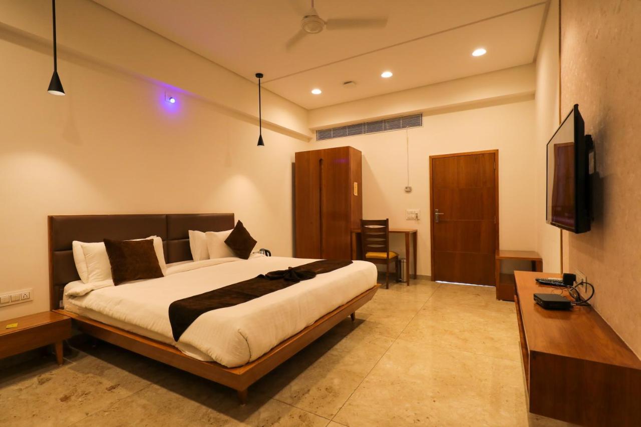 Club Heaven Palanpur Hotell Eksteriør bilde
