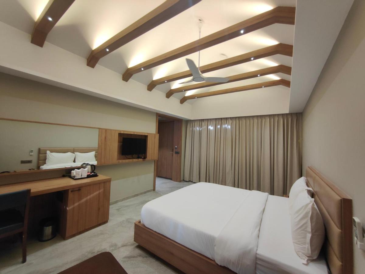 Club Heaven Palanpur Hotell Eksteriør bilde