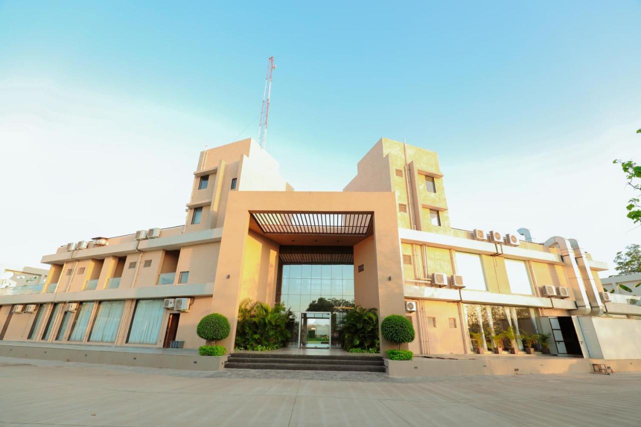 Club Heaven Palanpur Hotell Eksteriør bilde